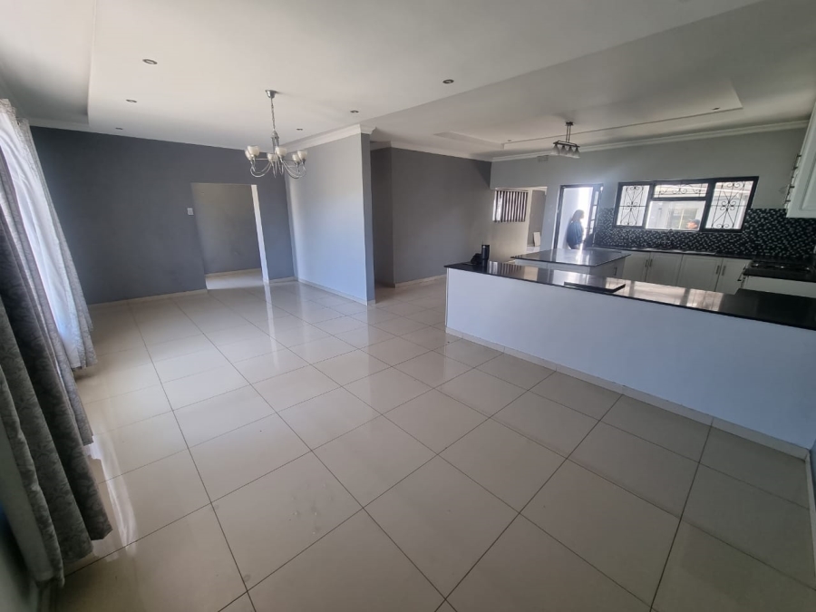 4 Bedroom Property for Sale in Claremont Western Cape